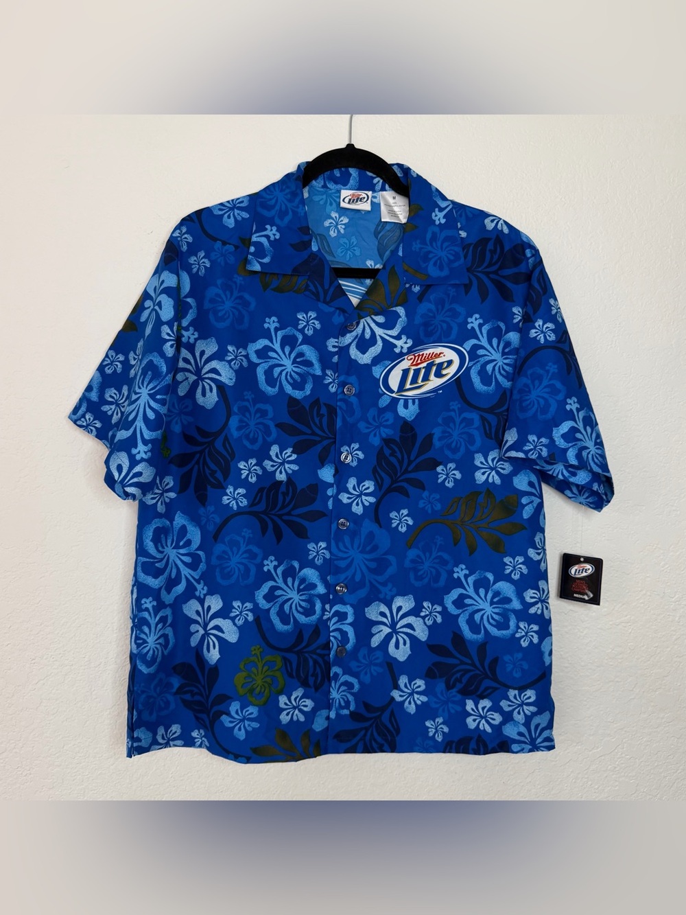 NWT 2009 Miller Lite Blue Button Up Hawaiian Shirt Tropical Men’s Size Medium